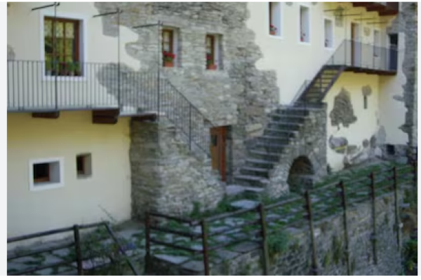 Foto dell'esterno della sala comunale denominata "Cantine dell'Ostello"