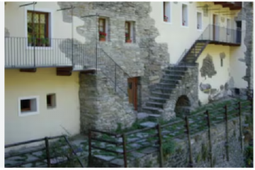 Foto dell'esterno della sala comunale denominata "Cantine dell'Ostello"